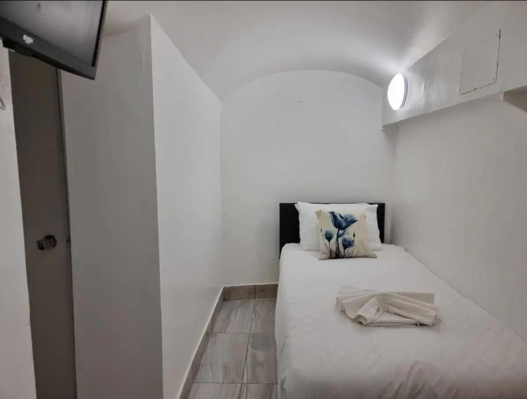 F24- Basement Single Studio Near Paddington Apartment London Ngoại thất bức ảnh